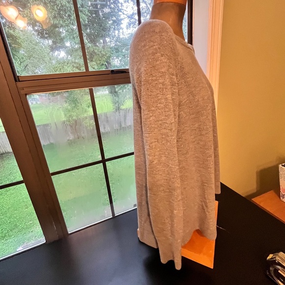 LOFT Light Gray Bell-Shaped Pullover Sweater Size Medium - Picture 6 of 15